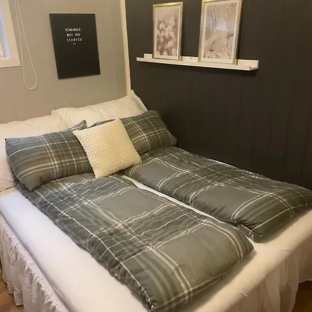 1 Roms Kjellerleilighet Norheim, Haugesund Lägenhet Karmoy